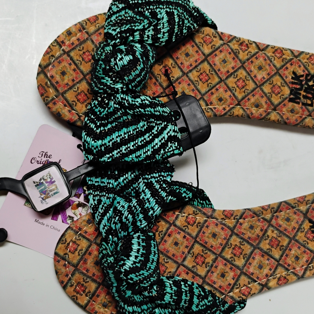 Women's Muk Luks Fabric Tie Sandals size 9